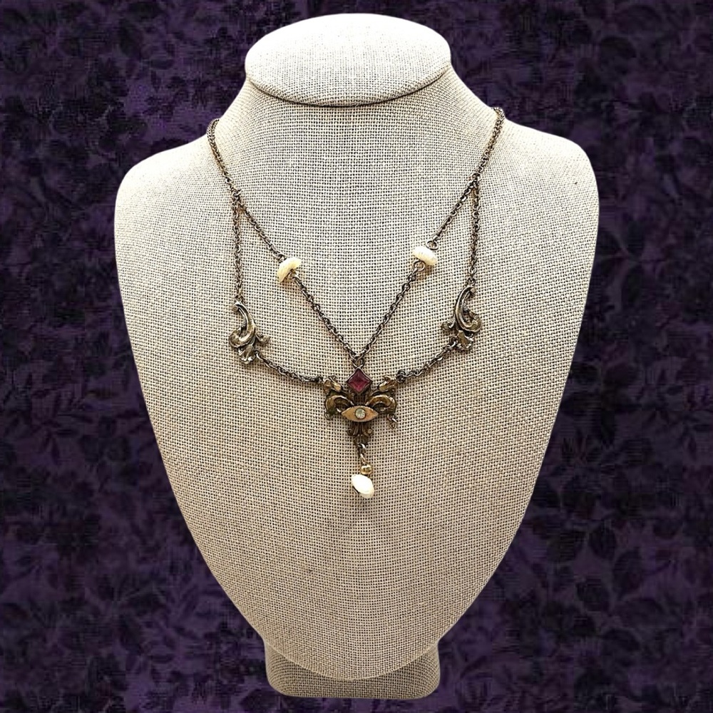 Antique pearl necklace